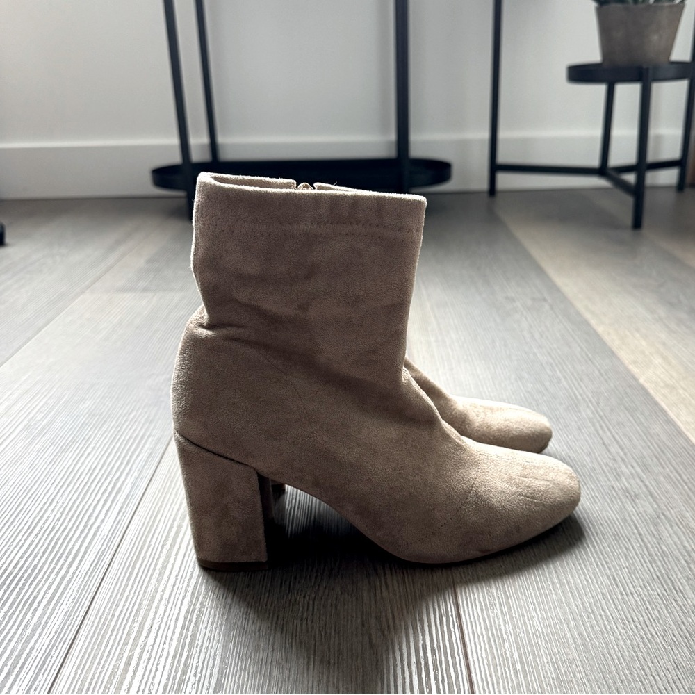 Women High Heel Boots US 7.5